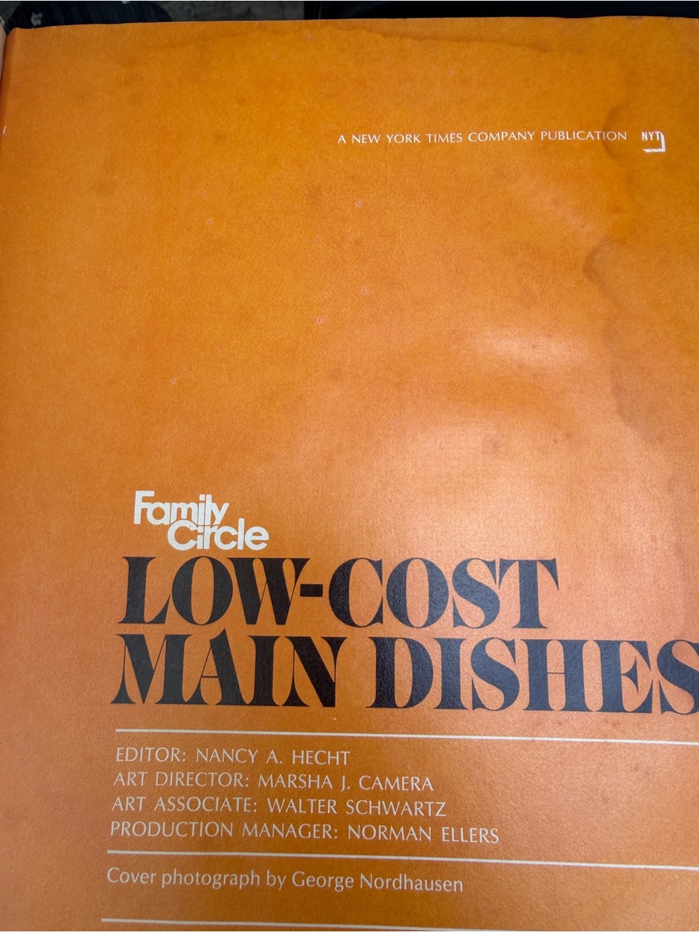 Low-Cost Main Dishes Cookbook - Orange